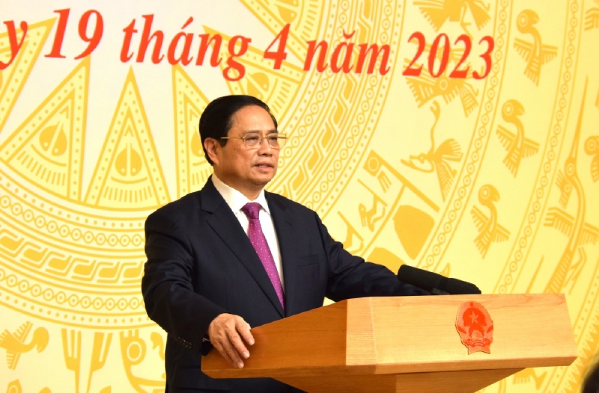 Thủ tướng Phạm Minh Chính đơs tàm pơrjum