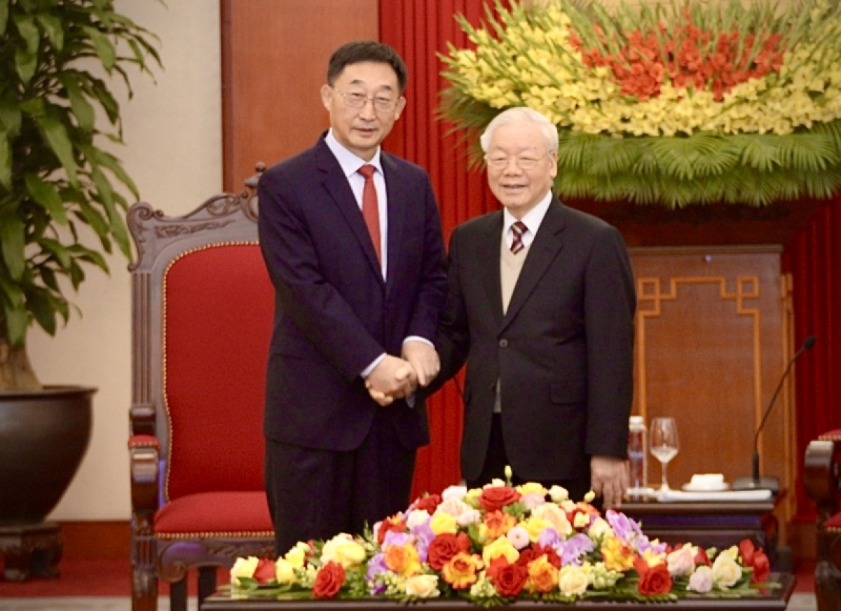 Tổng Ƀí thư ồng Nguyễn Phú Trọng wă Ƀí thư khu uỷ Quảng Tây, lơgar Lo