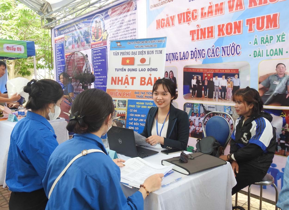 
Bơto pơlam broă lơh ai đoàn viên ơruh pơnu in tàm Ngai broă lơh nam 2023