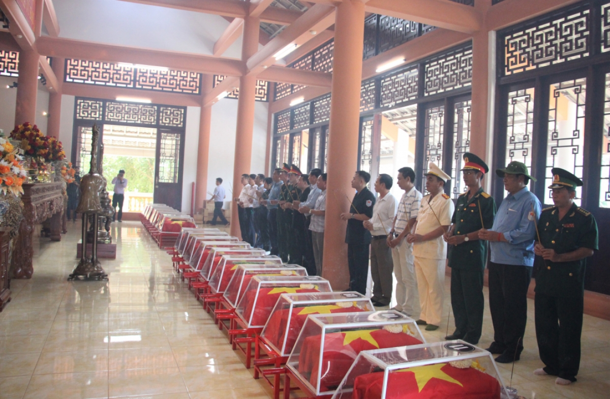 Hdrối vâ tơkŭm po leh koh tơdah, ‘mế kơxêng kiâ lêng, vâi hiăng têk nhang a tíu xối tơbâ khu ai hnoăng tơnêi