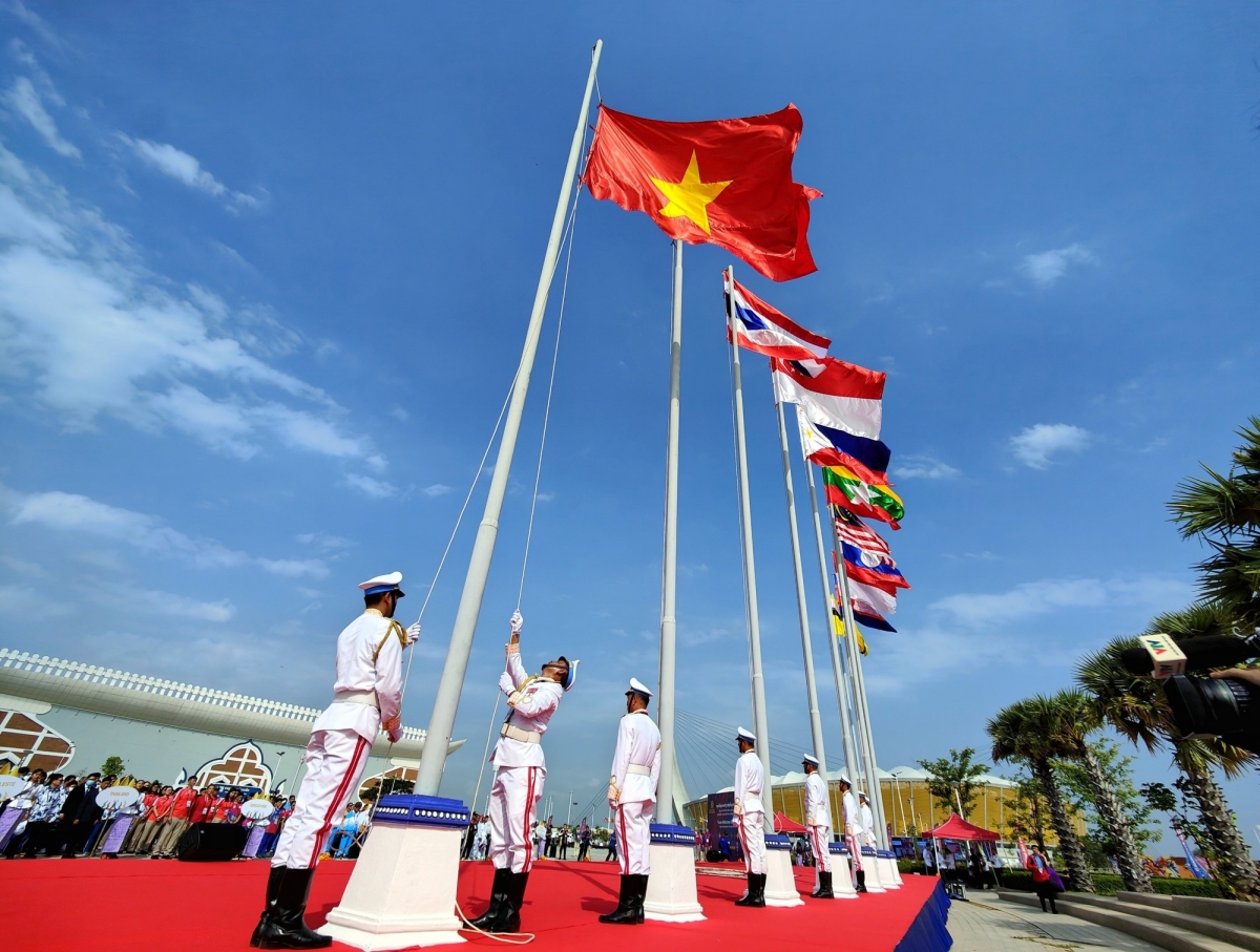 
Hla kơ brê hơnglŏng dreng đei tơpăr tơ̆ SEA Games 32 - um Ƀăo thanh niên