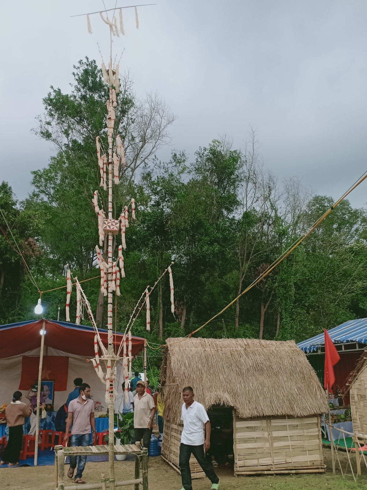 
Hìu bơnàng ù cau M'Nông dê