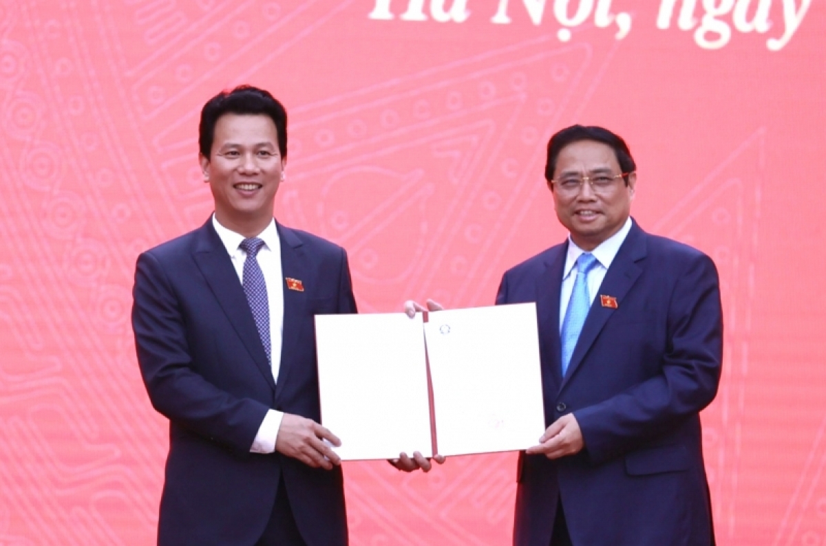 Thủ tướng Cíñ phủ ồng Phạm Minh Chính jàu Kơrnoat