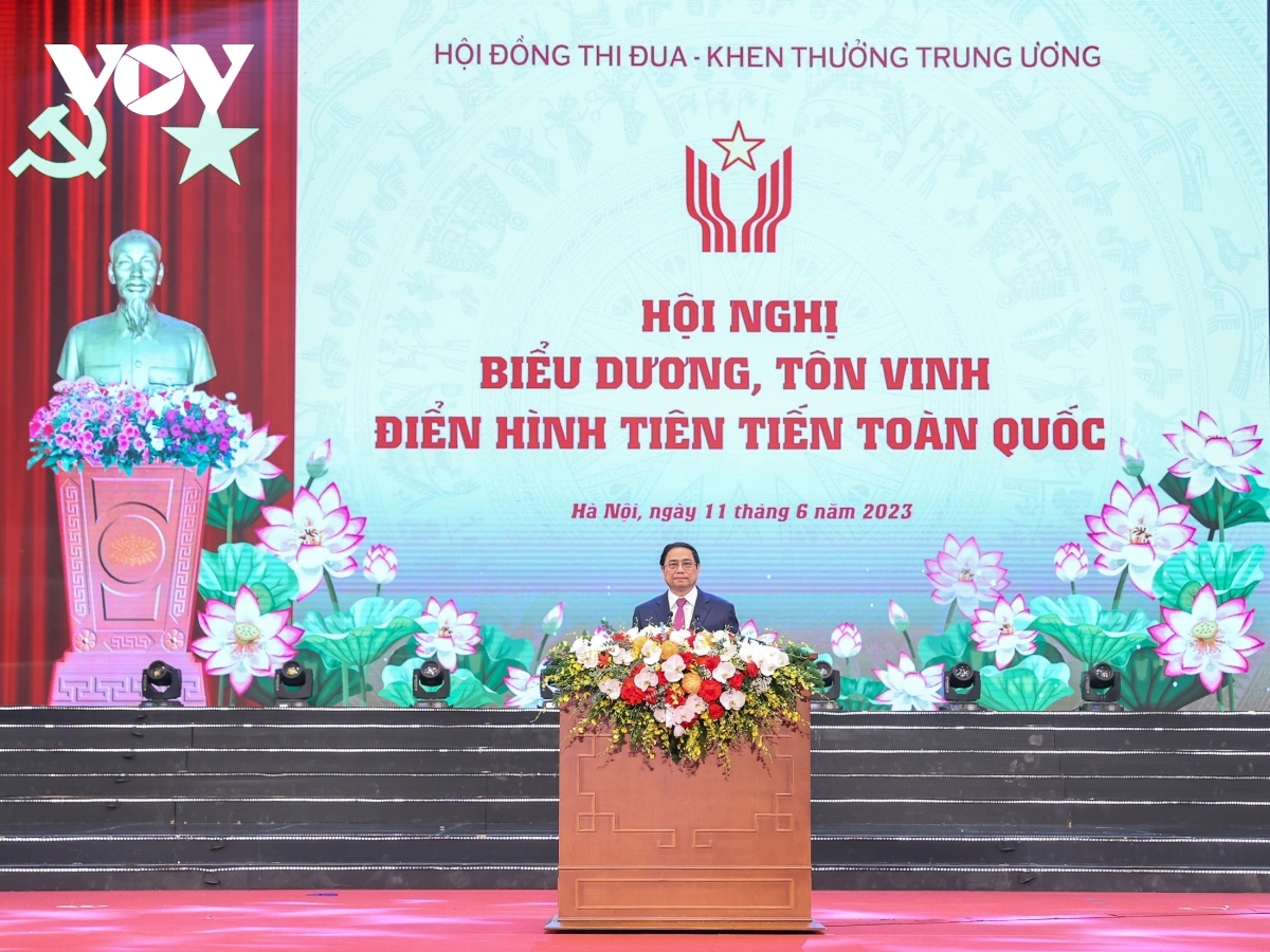 Thủ tướng vang akŏm păng iung iung pơma lơ̆m Hop akŏm pôk pơ ư bơngai rơgei lơ̆m tĕh đak