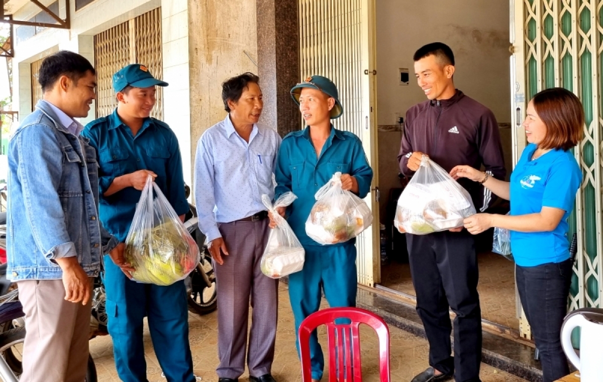 Ală hộp piang geh xã jun tus tàm anih sền gàr