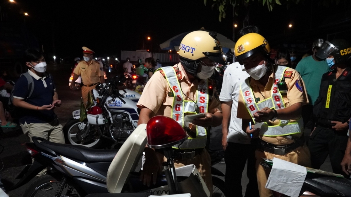 Gah cảnh sát jalan mbak Ban raya saong dom quận, huyện meda peih bruk kateik greik