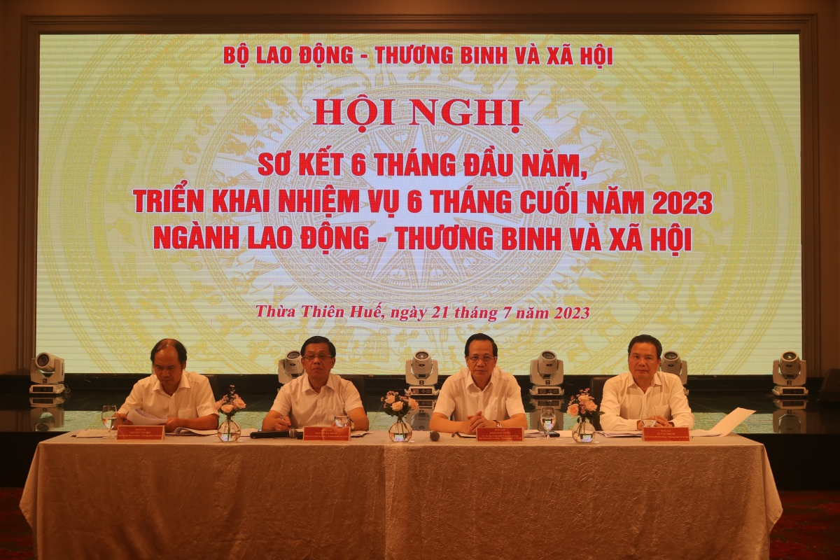 Hop akŏm tơlĕch tơdrong jang tơm lơ̆m 6 khei hơtuch sơnăm 2023 găh tơdrong jang, bơngai đei kŏng păng tơpôl    