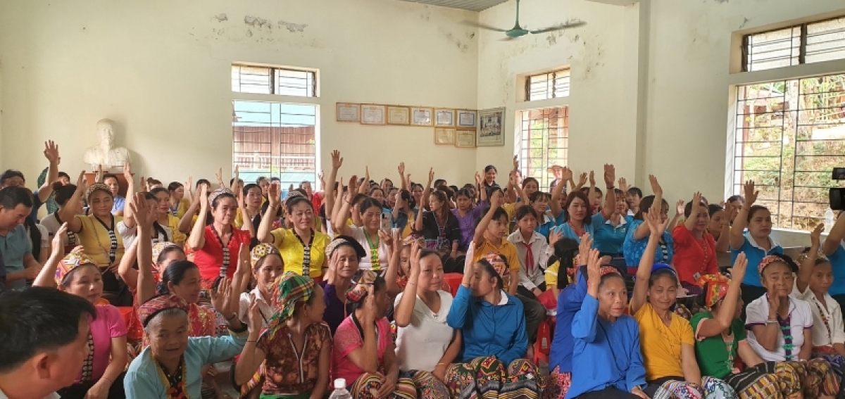 Vâi kơdrâi cheăm tơkăng kong Nhôn Mai, tơring Tương Dương veăng ai mâ a rôh pơxiâm po túa pơkâ “Kâu lăk ƀô̆ tơniăn ăm vâi kơdrâi ƀă vâi hdrêng”