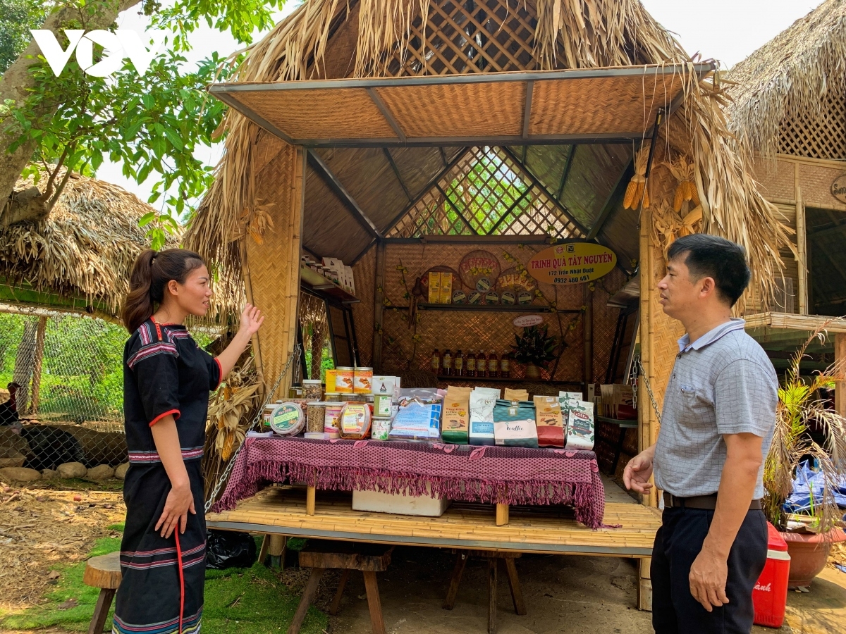 Palei Ako Dhong jeng labik ravang me-in dui pachreih tuai tuk mai tal Đắk Lắk