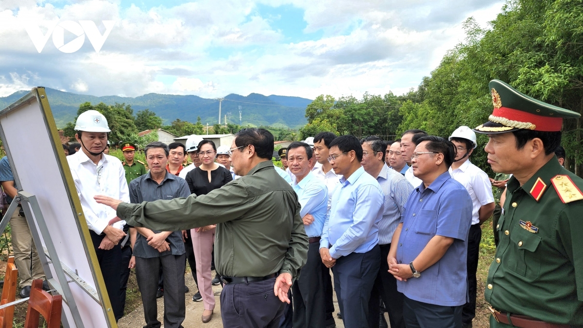 Thủ tướng Cíñ phủ ồng Phạm Minh Chính lòt sền rơndăp broă lơh lơh sa - mpồl bơtiàn tàm càr Kon Tum