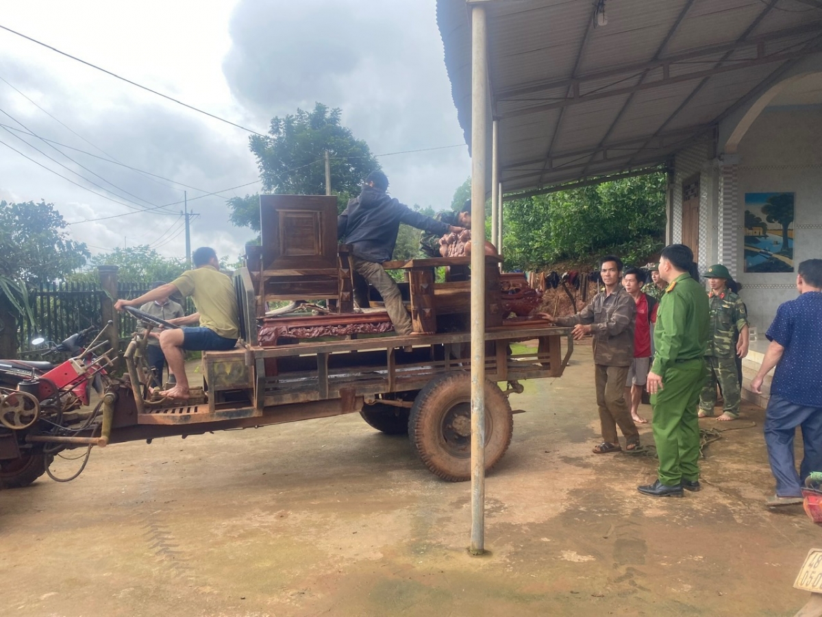 Khŭl kơdră, anih jang kơpal hlôi pôk rĭ 45 ŭnh hnam, 142 ‘nu bơngai lĕch đơ̆ng hơnih đei krê hơmơt