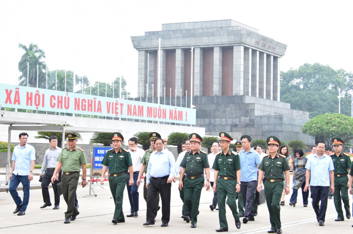 Thủ tướng Pham Minh Chính tơ̆ jơ dăr lăng Pơsat