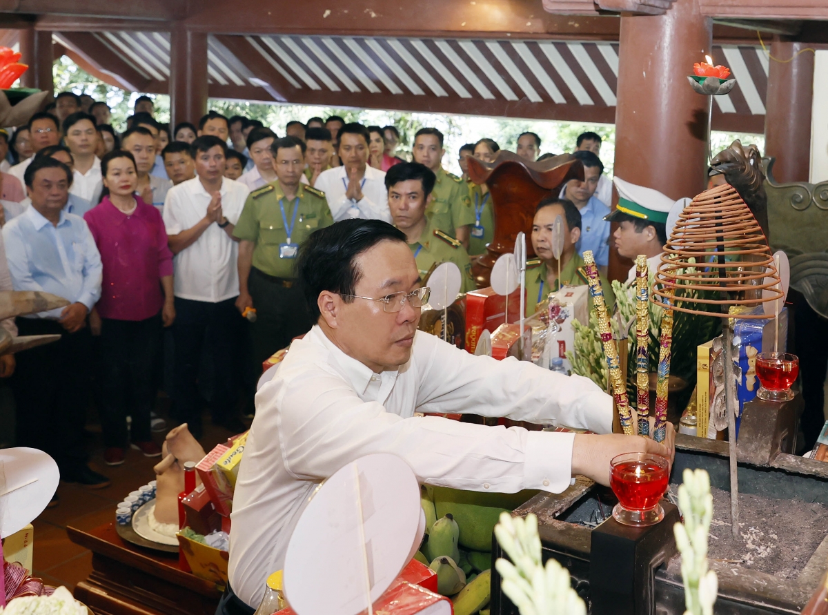 

PôaVõ Văn Thưởng, Kăn xiâm hnê ngăn tơnêi têa têk  nhang tơbâ Pôa Hồ Chí Minh - Kăn xiâm hnê ngăn tơnêi têa ki apoăng