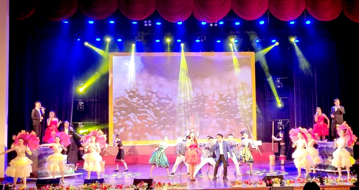 Uă dơ̆ đơs crih tamya geh ai uă ngan tơngai tàp mờ lơh niam ngan