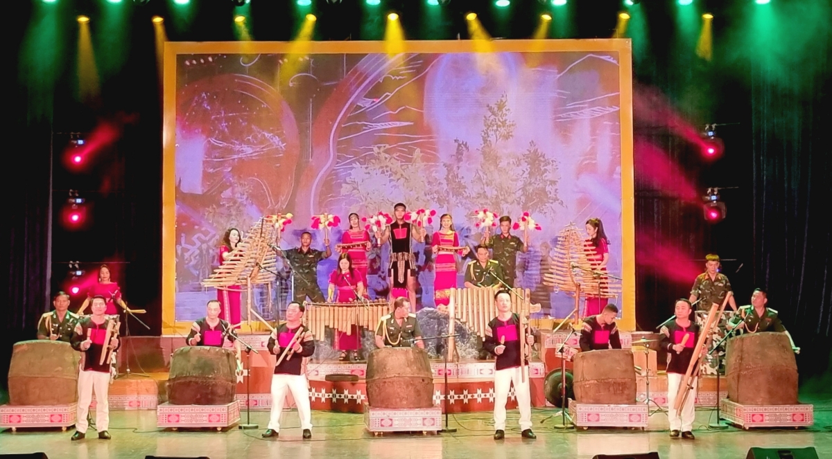  Dơ̆ ràng tơlik niam ngan cèng bềng bơta niam chài Tây Nguyên dê tàm dơ̆ pơrlòng