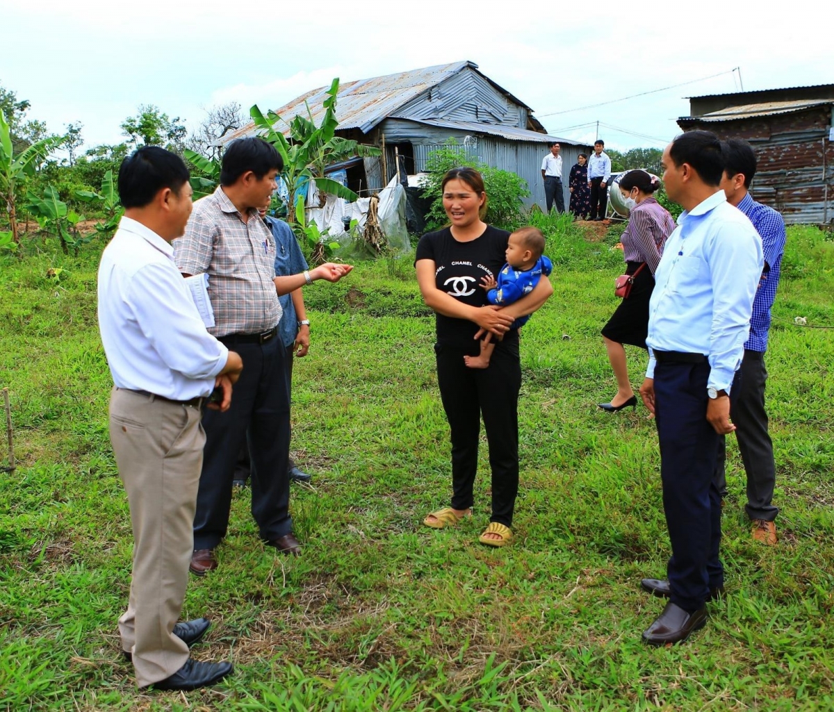 Grup krăo lăng nao čuă sa, dua hơbô̆ bruă hăng sang anŏ tui jơlan hơdră pơhrŏ trun ƀun rin hơđong kjăp ƀơi Dak Lak