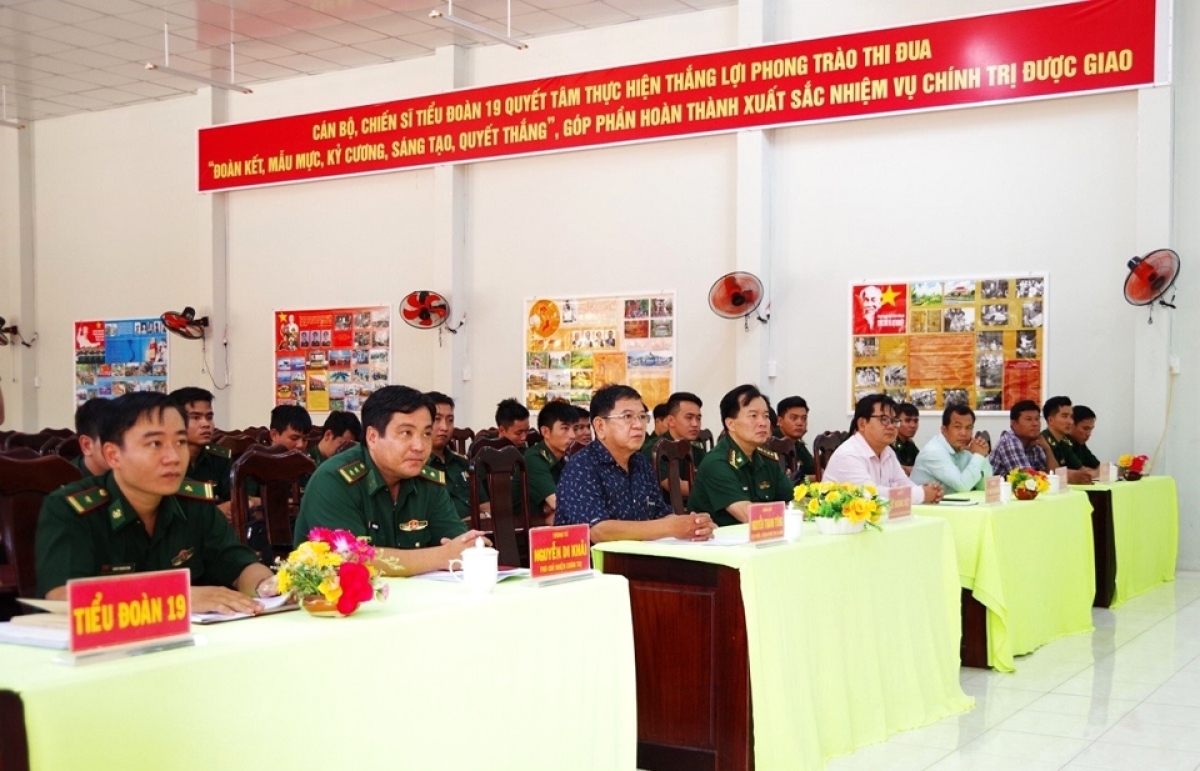 Tal bac hu sĩ quan, urang lin chuyên nghiệp daok ngak bruk di Tiểu đoàn Huấn luyện - Cơ động saong dom Đồn Biên phòng