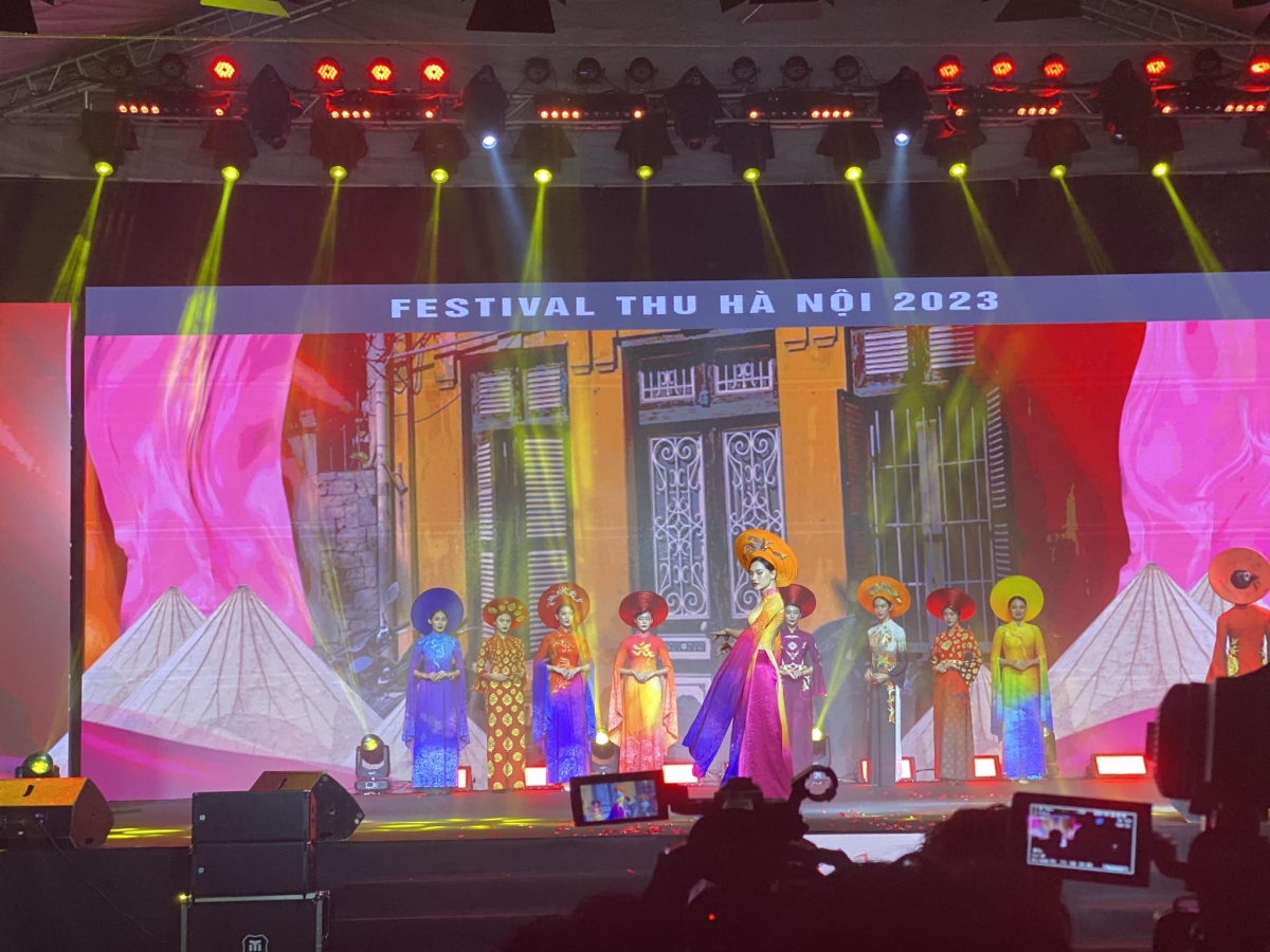 Ntơm ƀư Festival Thu Hà Nội năm 2023