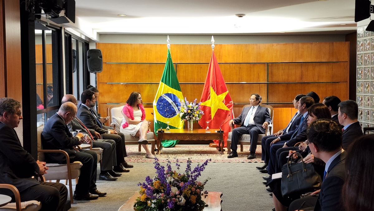 

Pôa Phạm Minh Chính, Ngế pro xiâm hnê ngăn Chin phuh tơdah Kăn xiâm hnê ngăn Đảng Kŏng san Brazil