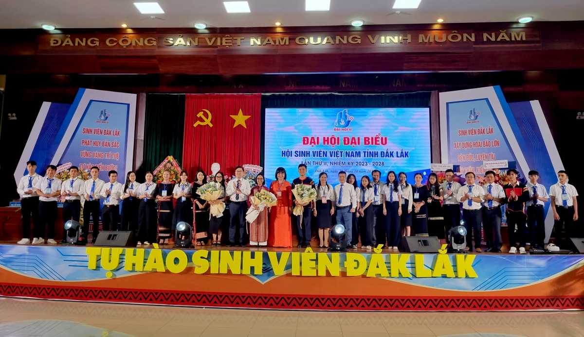 Khu pơkuâ ngăn Sinh viên Việt Nam kong pơlê Dak Lak hneăng 2 pơxiâm mơhno mâ a hneăng hôp