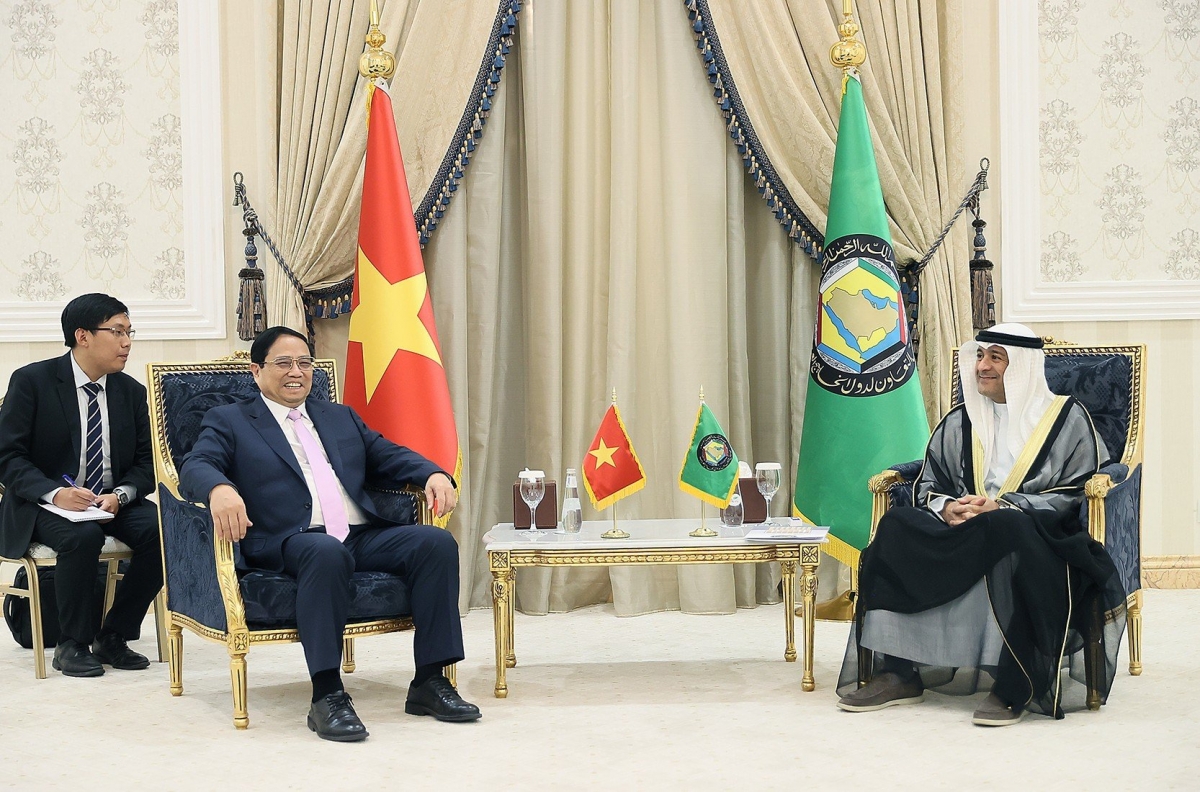 Pôa Phạm Minh Chính, Ngế pro xiâm hnê ngăn tơnêi têa lăm pôu pêi cheăng a Tíu pêi cheăng dêi Hô̆i đong Tơrŭm cheăng kơpong Kung king