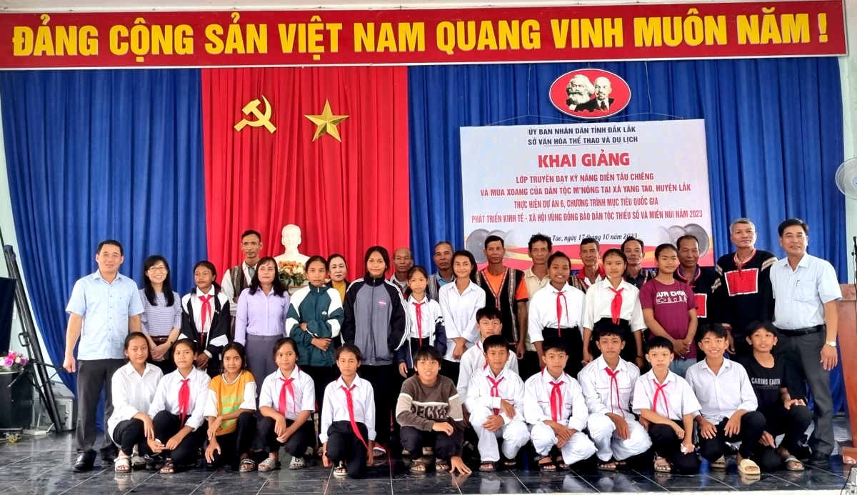 Lâm hnê a tơring Lak ai 32 ngế veăng hriâm