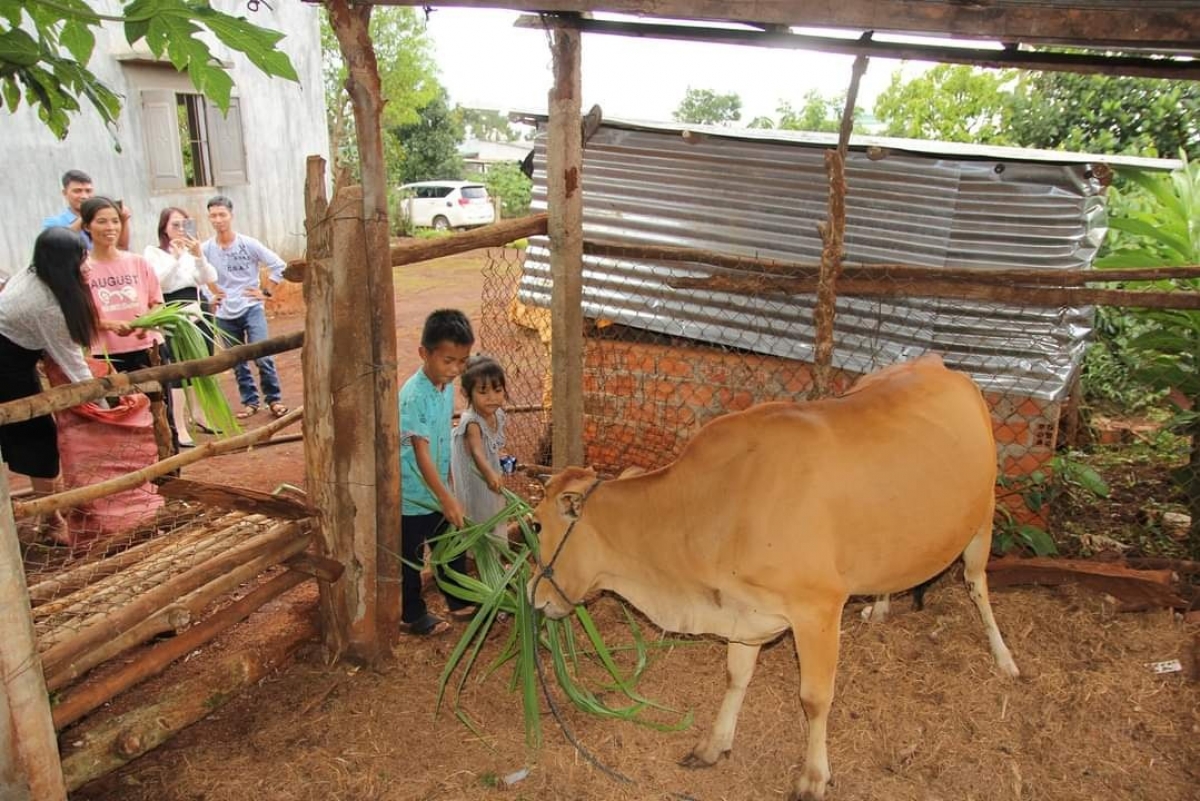 
Hơnih Đoàn dêh char Gia Lai tơgŭm ŭnh hnam oh Phŭk, oei lơ̆m pơlei Bô̆i, tơring G’Lăr 1 tŏ rơmo yŏng