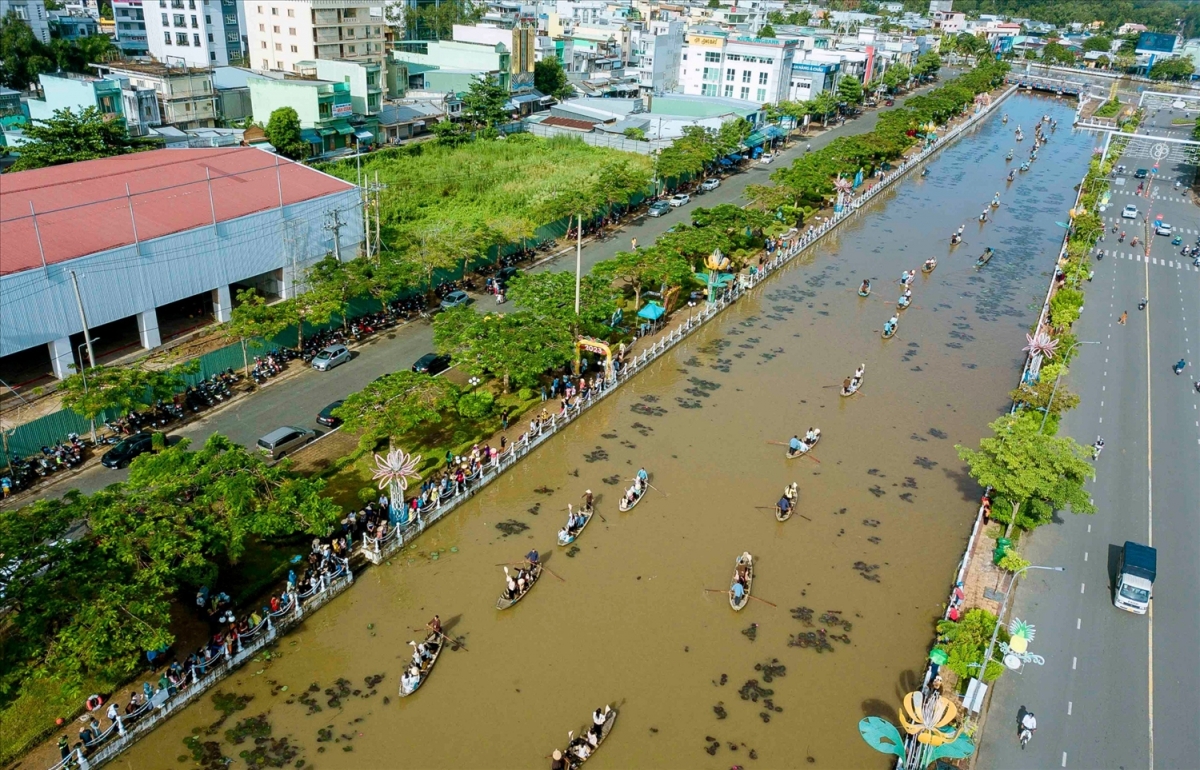 Ini lac bruk pamaong tal salam uan pahadar 20 thun Harei padang tỉnh Hậu Giang (1/1/2004 – 1/1/2024)