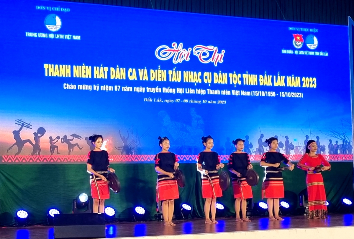 Uă jơnau tus bal pơrlòng geh lơh bơh ală oh pa tàu dê