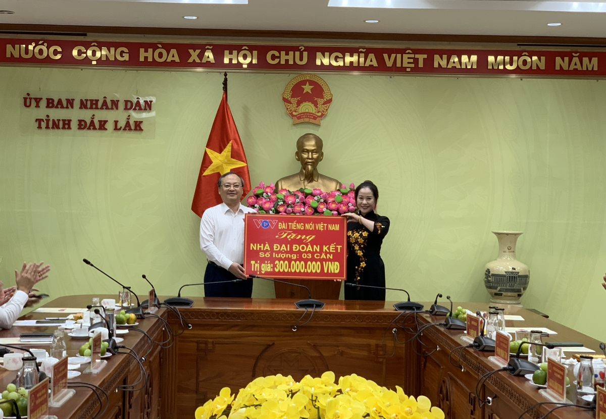 Radio nơ̆r pơma VN pơjao ăn dêh char Đắk Lắk 3 tŏ hnam đei kơjă 300 triu hlak jên