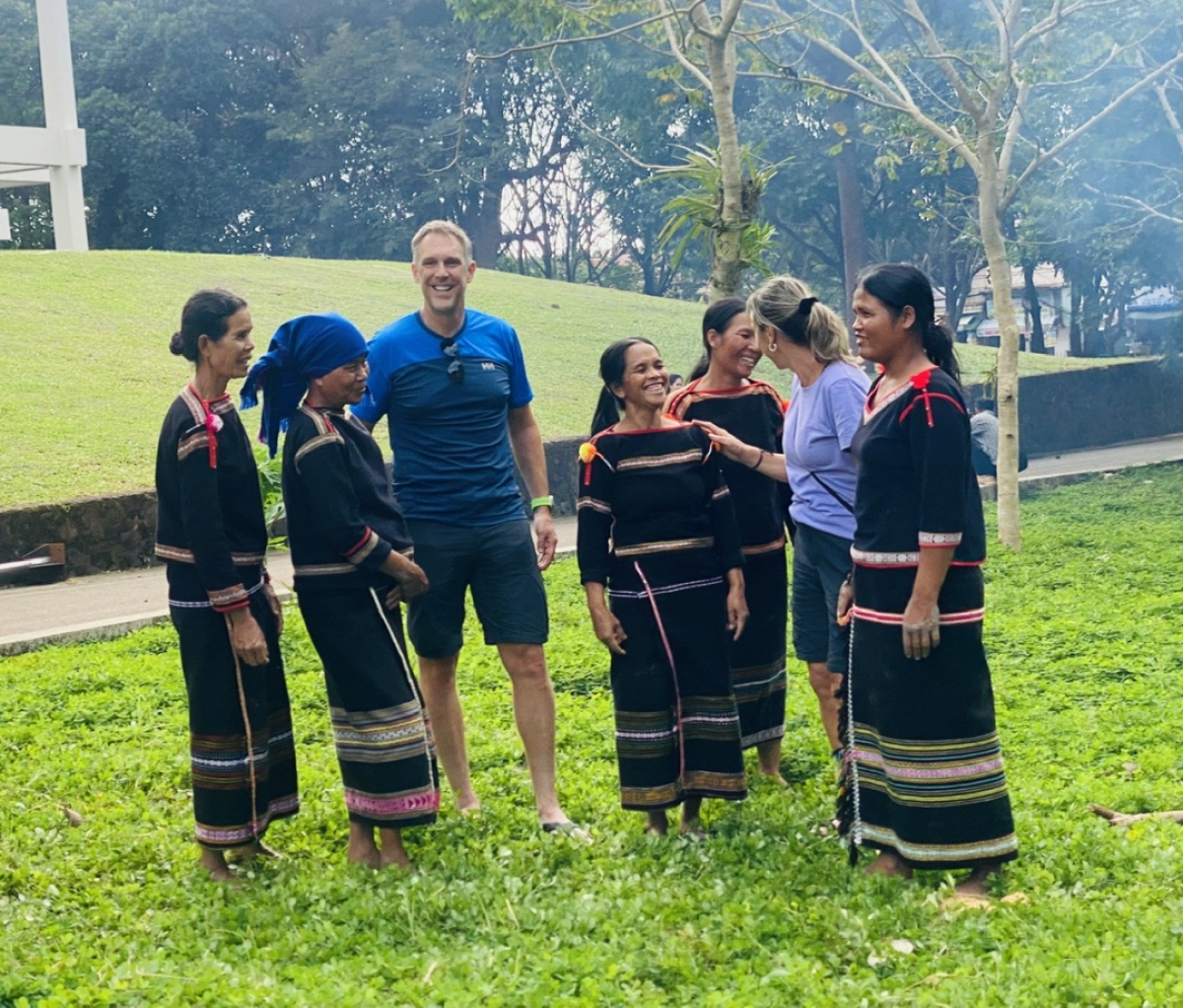 
Ală cau ùr chài lơh phan bơh ù buh kòn cau M’nông dê tàm xã Yang Tao, kơnhoàl Lăk pin dờn yal bè broă lơh bơh he dê mờ năc lòt nhơl (ƀăo Dăk Lăk)