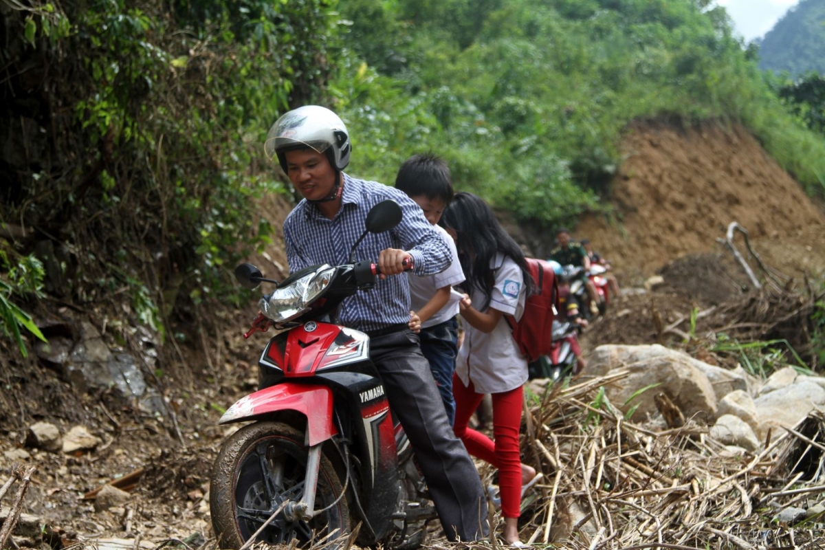 Bruk pato bac di bhum glaong biak glaih glar, abih di nyu lac bruk nao mai