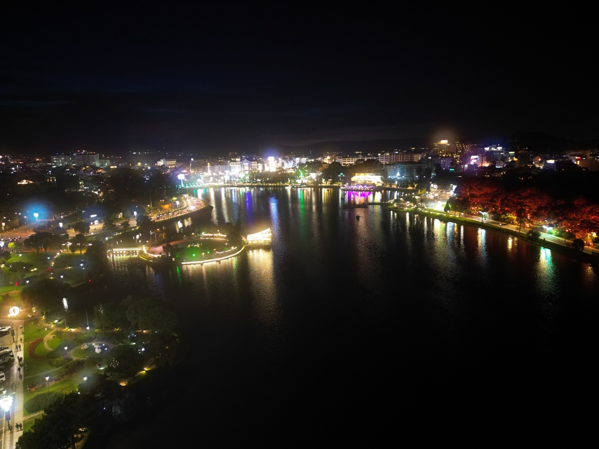 Đà Lạt dôl an  ƀư ăp kôp ăp trong nkra gay mât nâp săk ntơ, ntrŭt ntrôl nkual ƀon têh blău rklă mhe