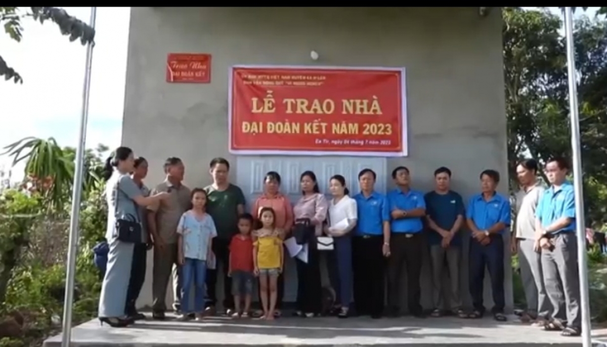 Ală hìu tam klăc dờng neh dong kờl cau rơƀah kal ke bè hìu ơm tàm càr Dăk Lăk geh hìu ơm niam