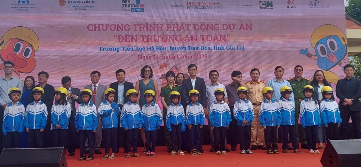 1 rơbô 300 nă kơnòm bơsram tàm Hìu bơsram kấp 1 Hà Bầu, xã Hà Bầu, kơnhoàl Đăk Đoa geh pà sơgơn gàr bồ