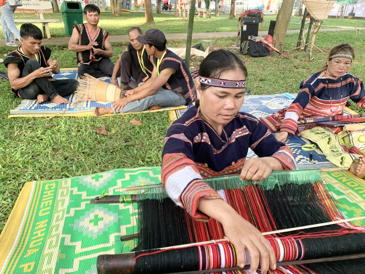 Cau chài tàñ ồi kòn cau bi Đinh Thị Hà