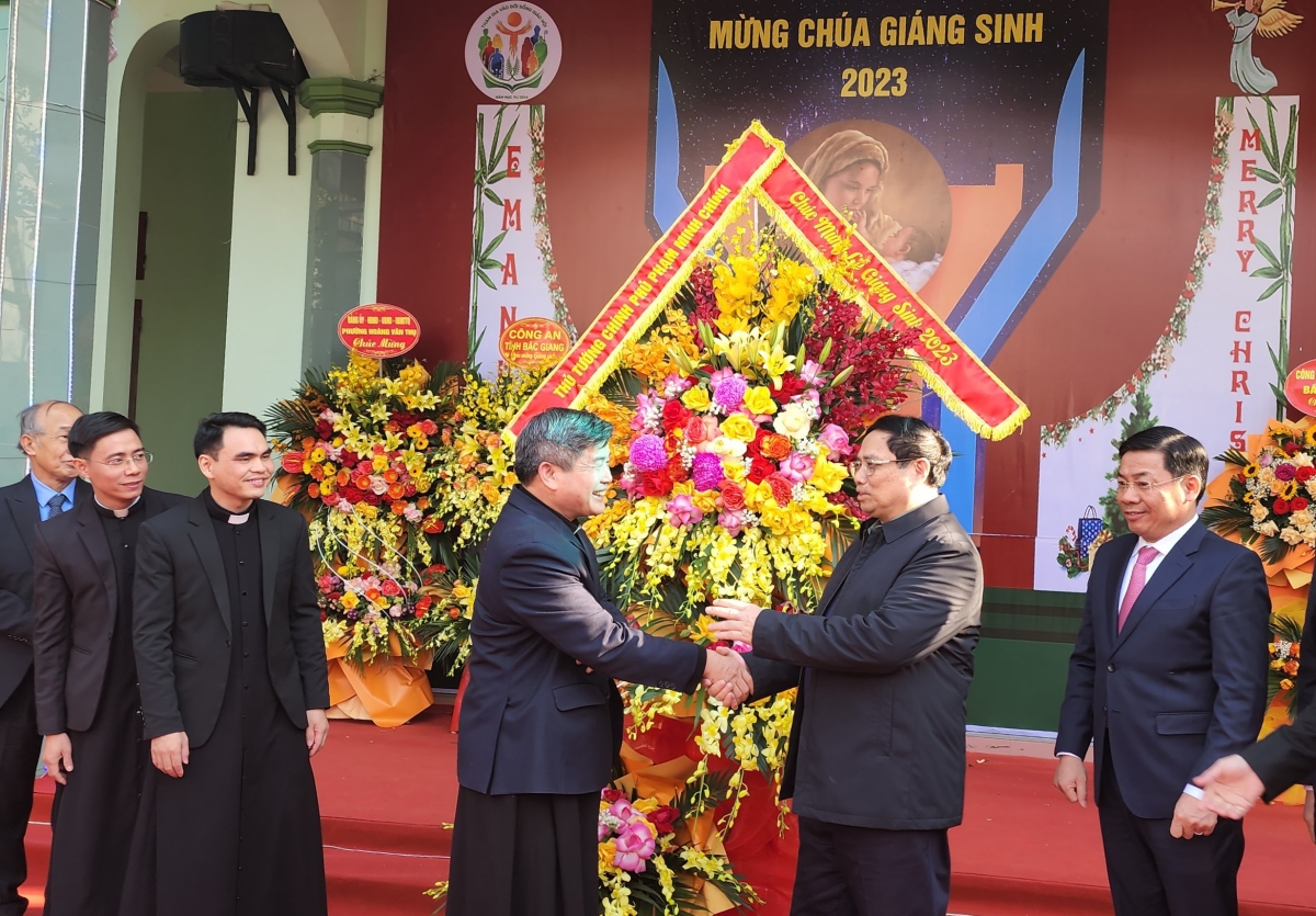 Khua dêh čar Phạm Minh Chính čuă hăng hơ-ưč hmưi Khul đăo Bắc Giang