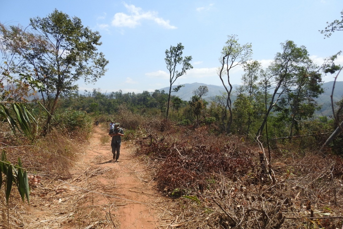 
Phang pơđang, tŏ kơtang, ‘ngiĕt kro lơ, pơm ăn lơ bri ‘long hơmơt ŭnh sa kơtang