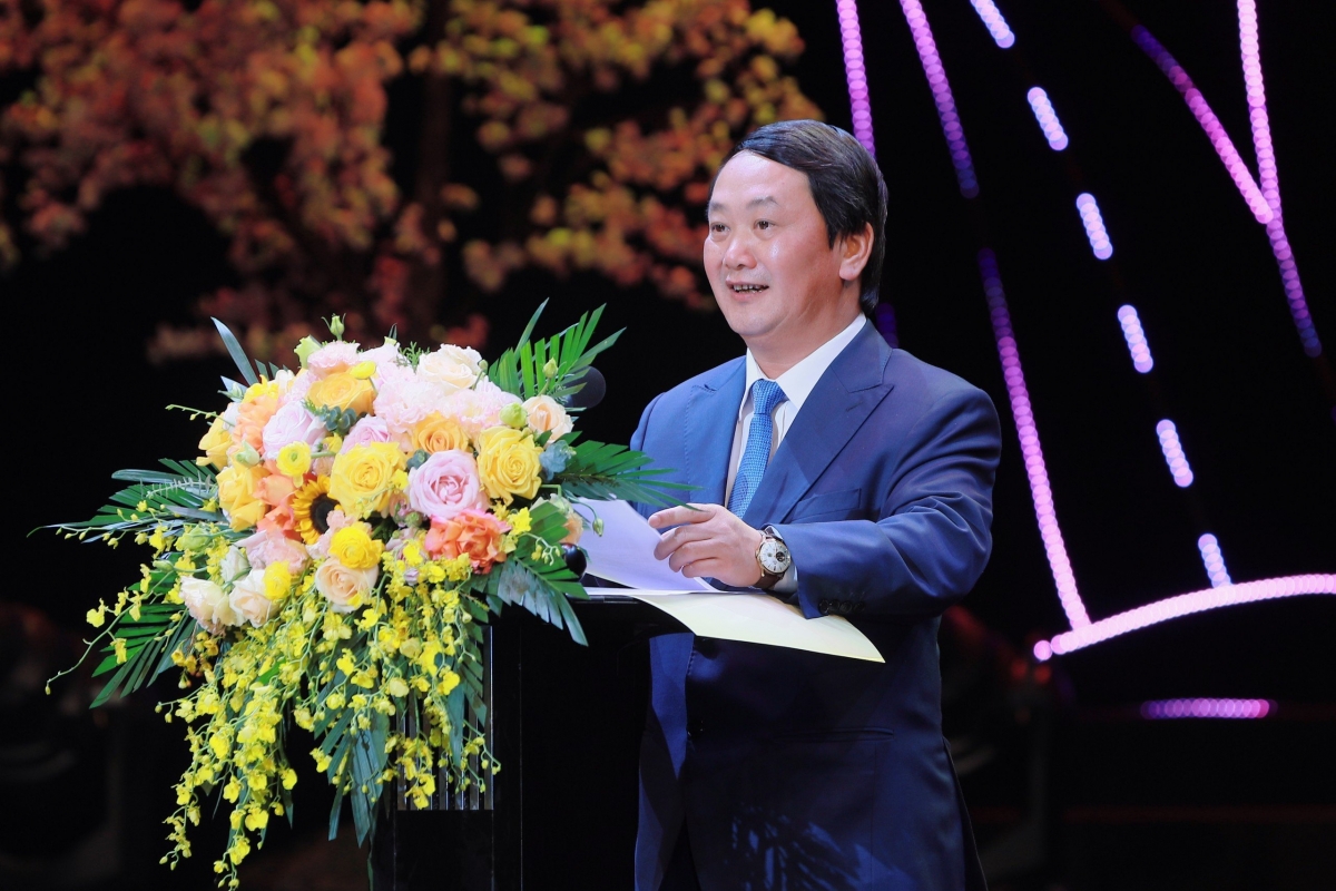 Bộ trưởng, Chủ nhiệm Uỷ ban Acoon coh  Hầu A Lềnh pa prá đhị bêl Bhiêc bhan hơnh deh