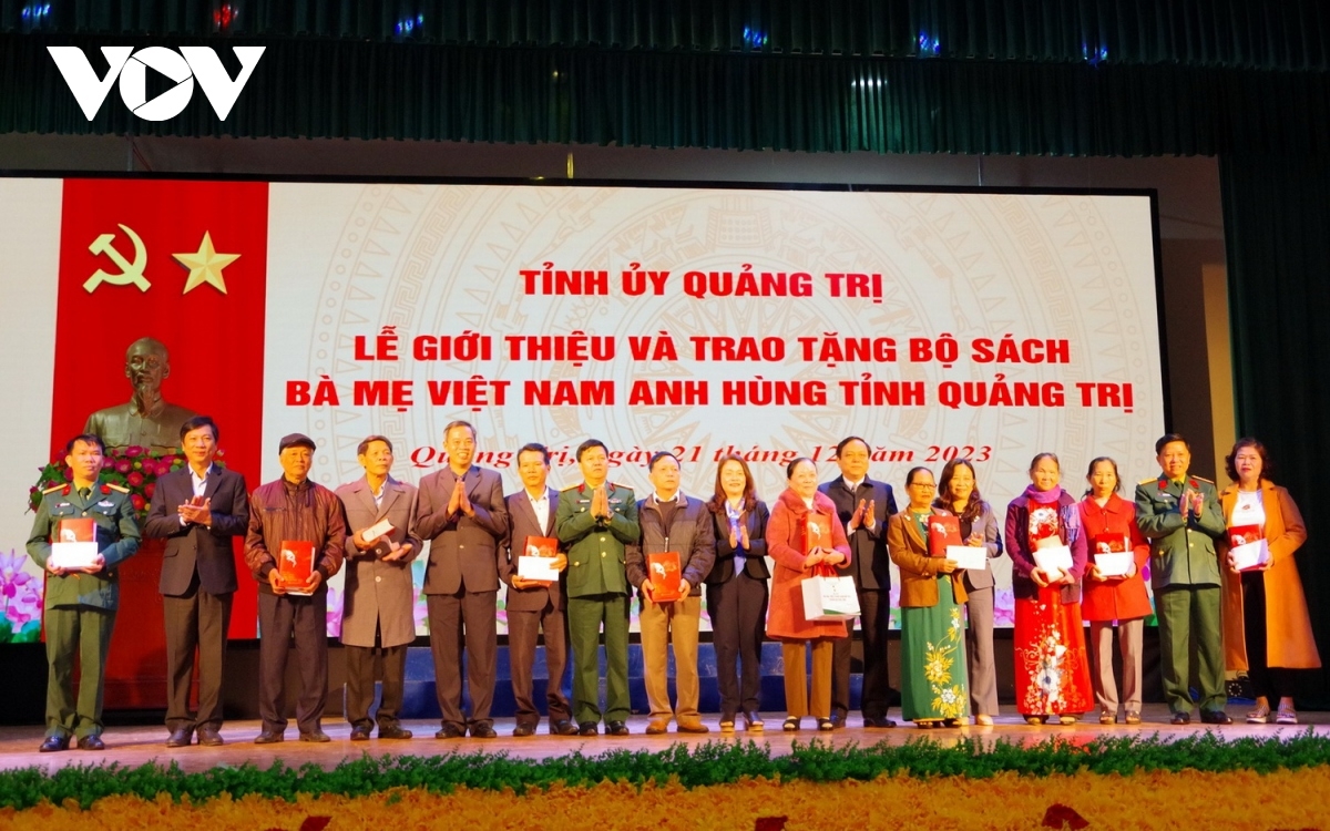 Pa đớp đoọng t’clăh sách “Amế Việt Nam Anh hùng tỉnh Quảng Trị” đoọng ha bhuh xoọng Amế Việt Nam Anh hùng tỉnh Quảng Trị.