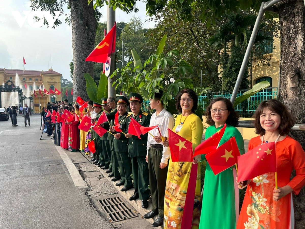 Apêê đhanuôr đương hơnh déh Tổng Bí thư, Chủ tịch Trung Quốc Tập Cận Bình.