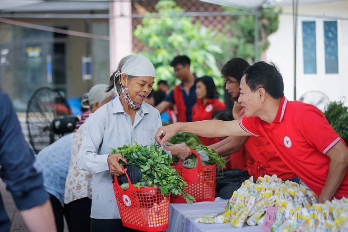 Một "Phiên chợ Nhân đạo" giúp đỡ những người có hoàn cảnh khó khăn.