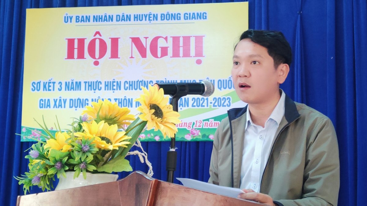 Đinh Văn Bảo, Phó Chủ tịch UBND huyện Đông Giang phát biểu tại Hội nghị.