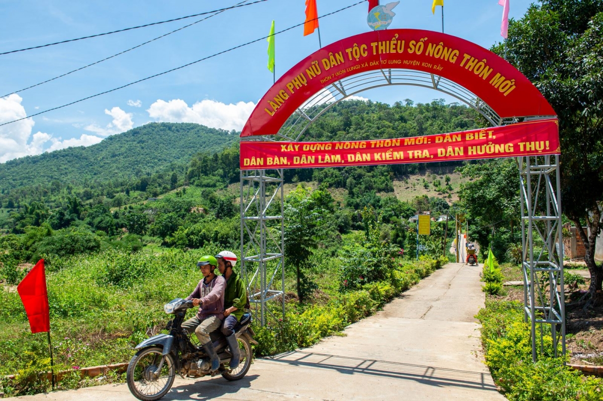 Bruk padang ngak palei pala birau di bhum urang bangsa takik tỉnh Kon Tum hu rilo salih birau