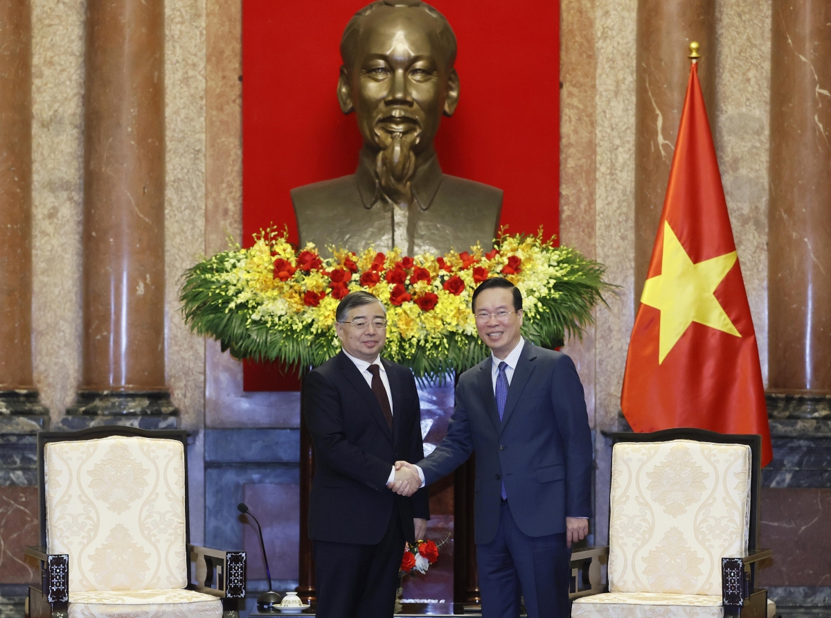 

Kăn xiâm hnê ngăn tơnêi têa Võ Văn Thưởng tơdah Ngế xiâm hnê mơhno tíu xiâm Đảng Kŏng sản Sinuâ Lý Thư Lỗi