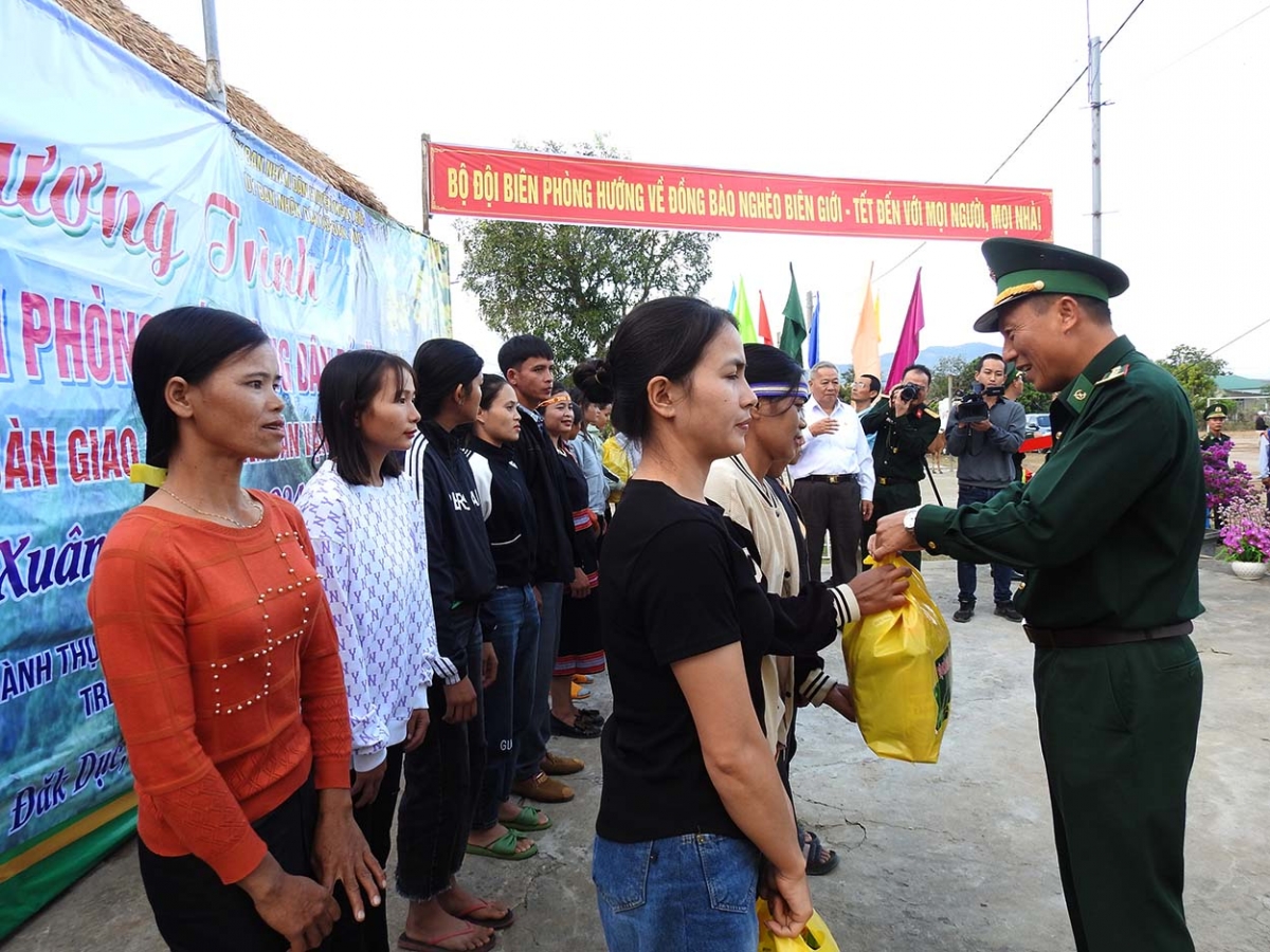 Pà phan sa tềp ai hìu bơnhă geh sră dong kờl bơh dà lơgar mờ hìu bơnhă rƀah in