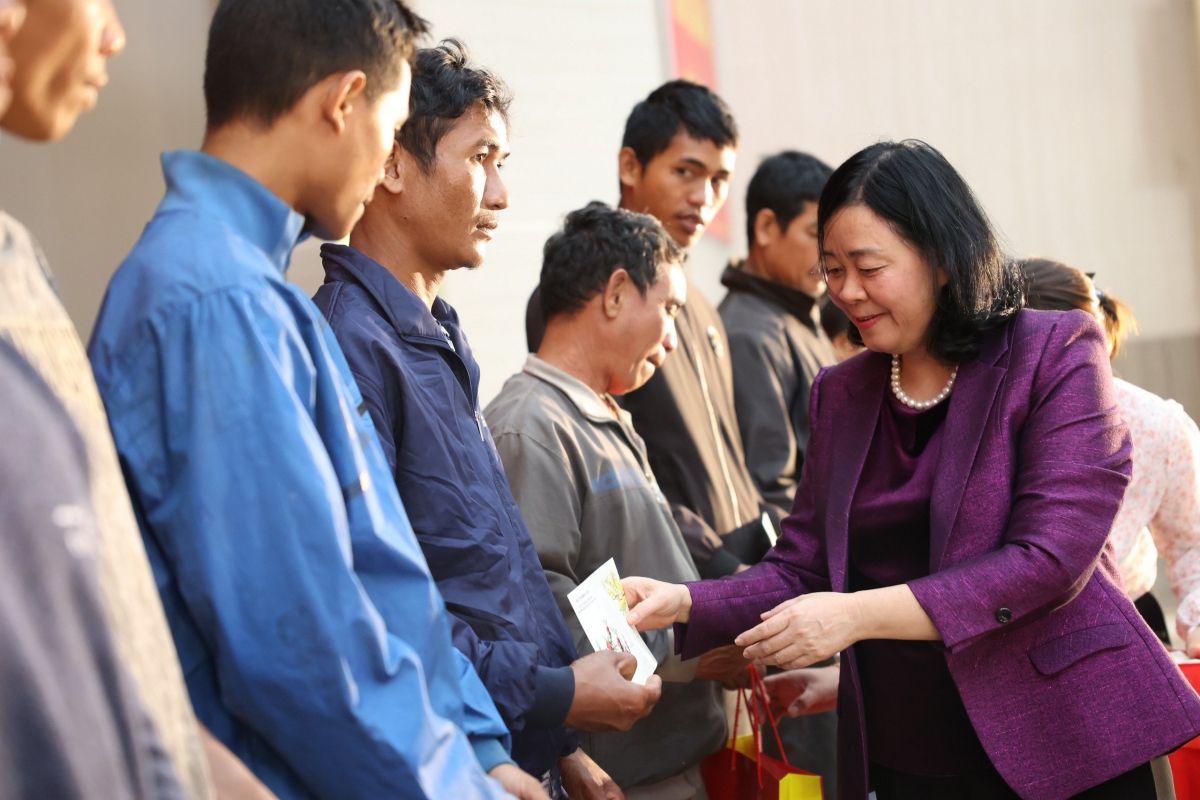 Mò Bùi Thị Minh Hoài còp pà phan ai ală hìu bơnhă geh rài kis kal ke tàm kơnhoàl Cư Kuiñ, càr Dăk Lăk