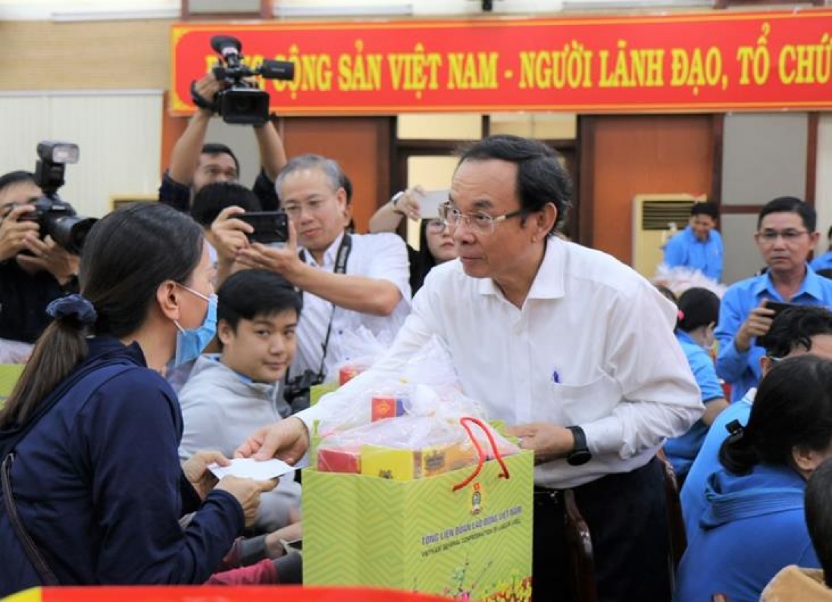 Alin pandap Tết ka dom sang kan kathaot, sang gaok kan kandah di ban Biên Hòa 