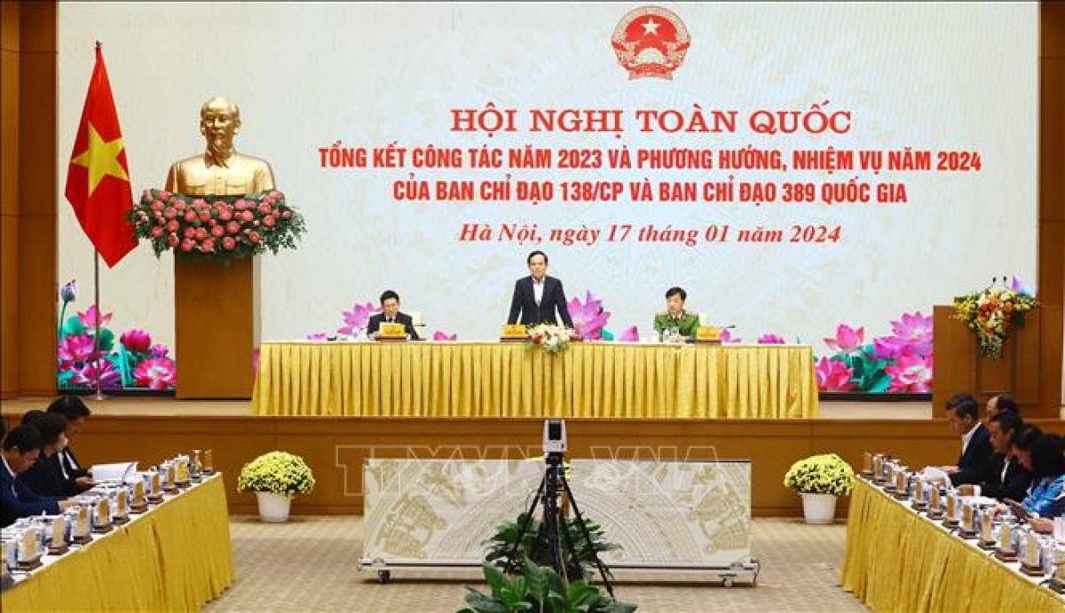 
Ƀok Trần Lưu Quang pơgơ̆r hop akŏm