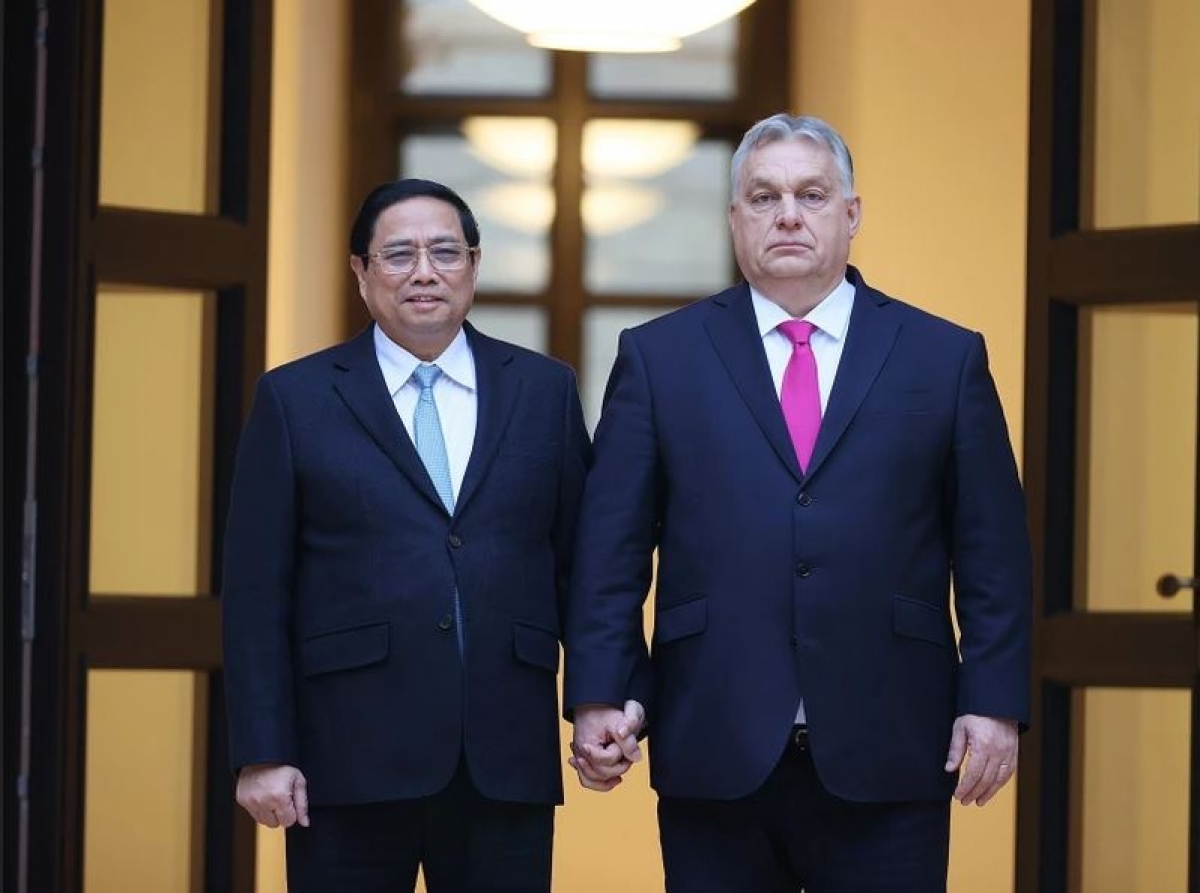 
Thủ tướng Phạm Minh Chính păng Thủ tướng Hungary Viktor Orbán